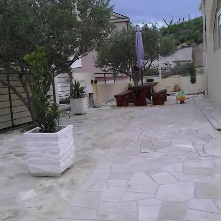 Holiday Paradiz Apartment